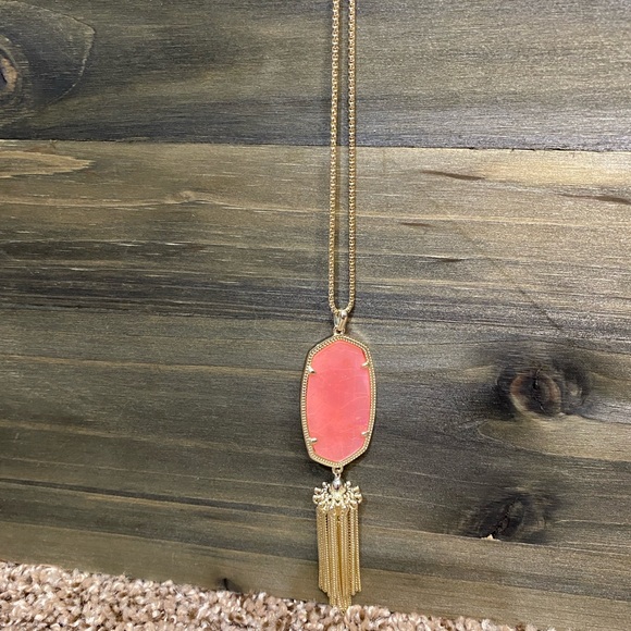 Kendra Scott Jewelry - Gold and Pink Tassel Pendant Necklace‎